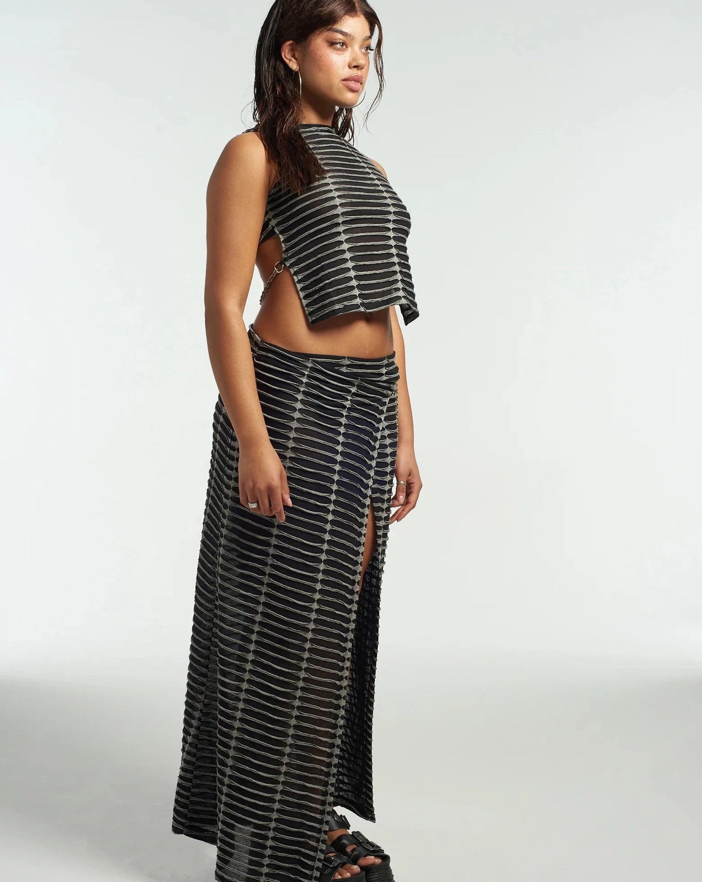 Fracture Top With Chain Ragged Jeans