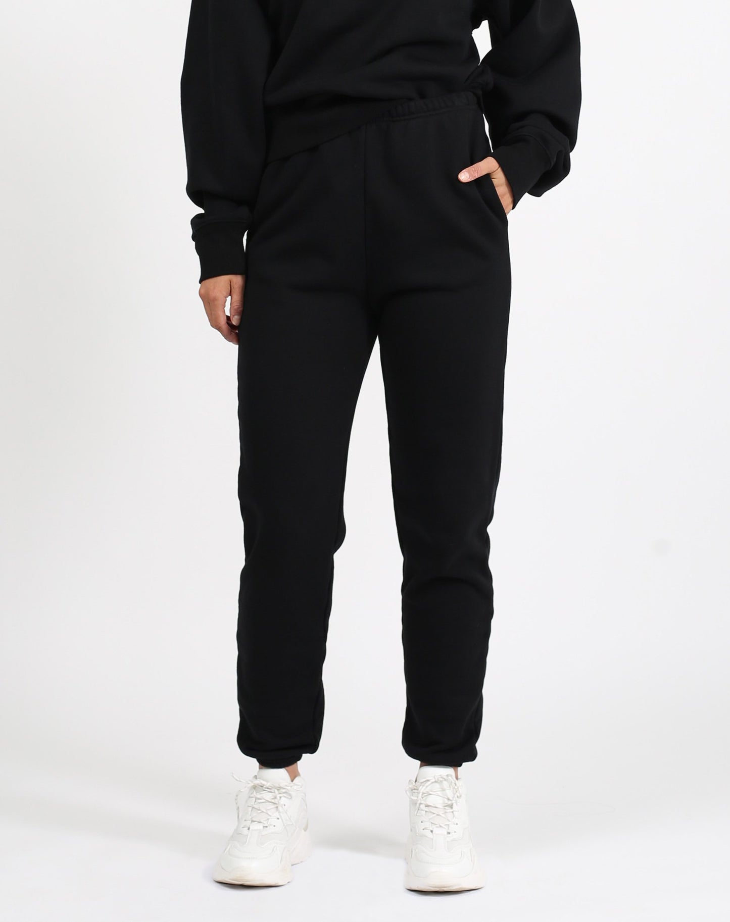 Brunette Basics High Rise Best Friend Jogger In Black