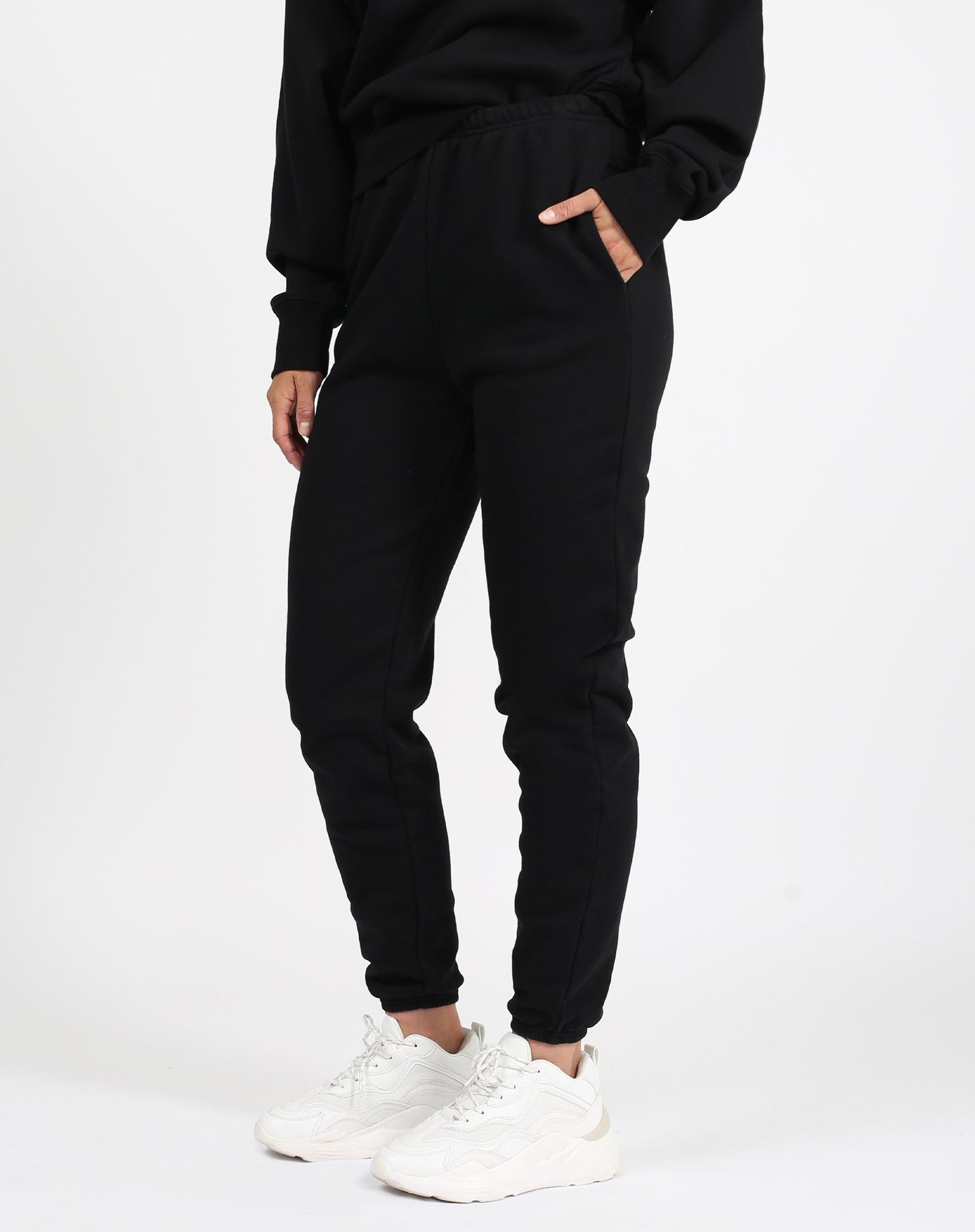 Brunette Basics High Rise Best Friend Jogger In Black
